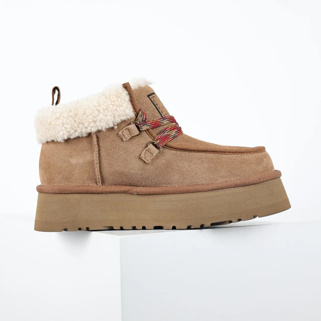 Pick up locally 💰660 Core recommendation Good price In recent years, uug has launched a series of styles, which are partially geared towards the preferences of young consumers and have also moved to the forefront of fashion trends. Shoe body material: water-repellent coated suede upper, 17mm UGGPURE™ implanted wool insole, lightweight non-slip and comfortable rubber outsole, with brand LOGO and trademark, with full packaging Size: 35 36 37 38 39 40
